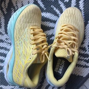 Mizuno Women’s Wave Inspire 20 Running Shoes